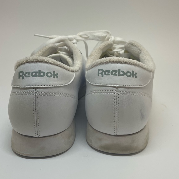 Hardly Worn Women's Reebok White Princess Tennis Shoes size 10 - Picture 2 of 4